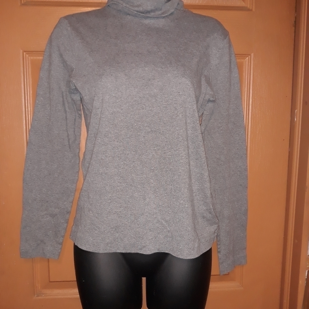 Jones New York turtleneck size small A-19  5/$25